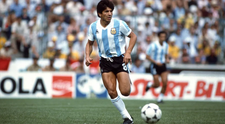 চলে গেলেন আর্জেন্টিনার ১৯৭৮ বিশ্বকাপজয়ী দলের গালভান